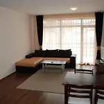 Апартаменты Pirin Palace White *